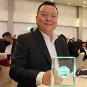 Read more about the article Pemanas Air Tenaga Matahari yang Viral Raih Superbrands Award Dua Tahun Berturut-turut
